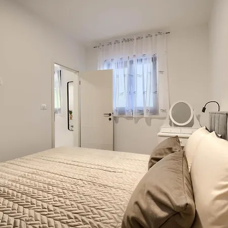 Nena - 3 Apartment *